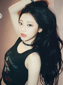 院人：冬色折成春