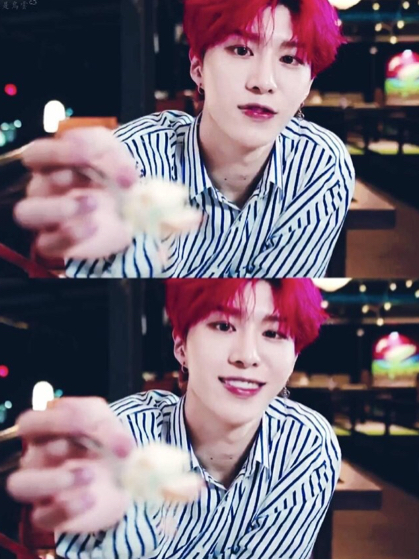 范丞丞:她唇角微甜