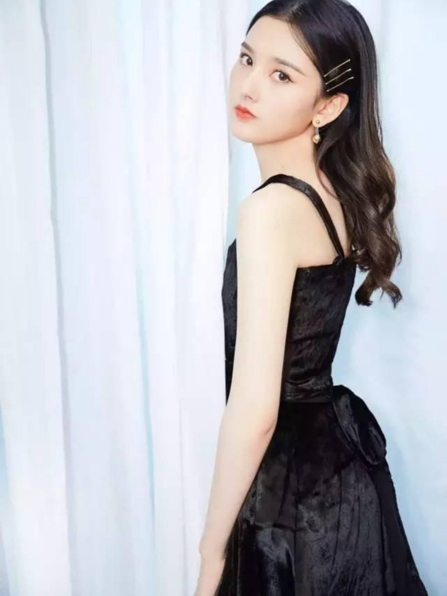 高冷公主逛校园