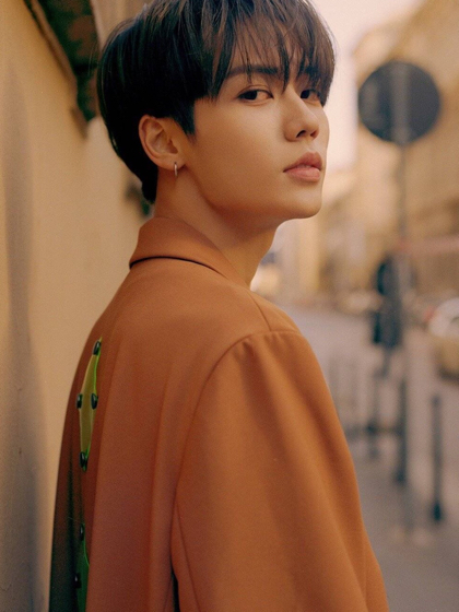 林彦俊，斯人若彩虹。